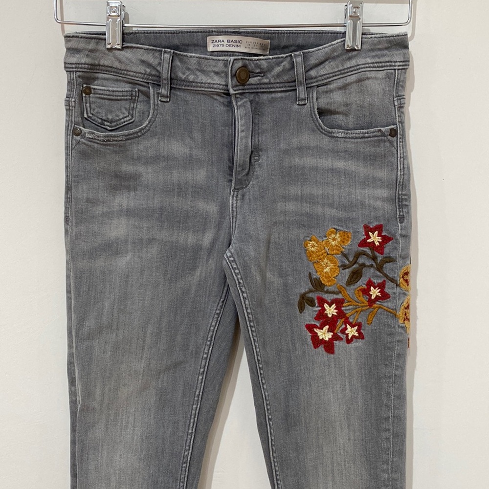 Zara Embroidered Gray Jeans 6